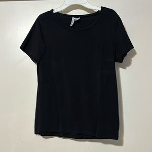 Black Tee shirt, tight fit, Size M
